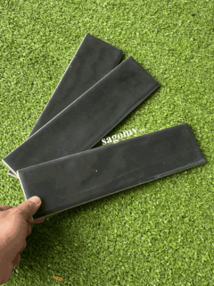 gach-7.5x30-cm-mau-xam-bong-gon-op-phong-tam