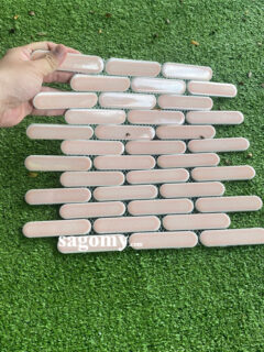 gạch mosaic que màu hồng men bóng