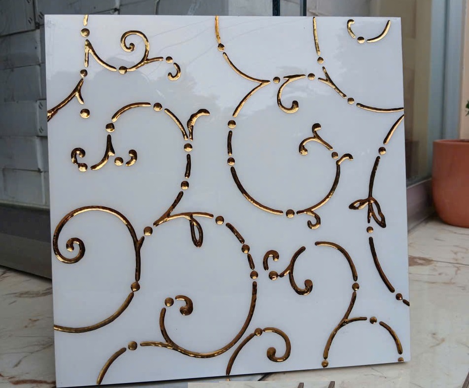 Gạch 30×30 Cm Nhũ Vàng Hoa Văn Nền Trắng Bóng trang trí