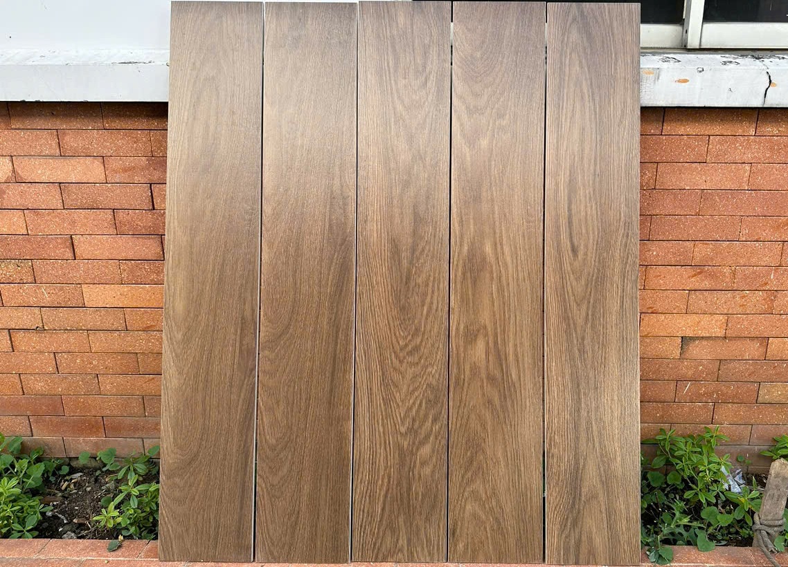 Gạch Vân Giả Gỗ 20x120 Cm Màu Vàng Cổ Điển SGM201203 2 Gạch Vân Giả Gỗ 20x120 Cm Màu Vàng Cổ Điển SGM201203 1